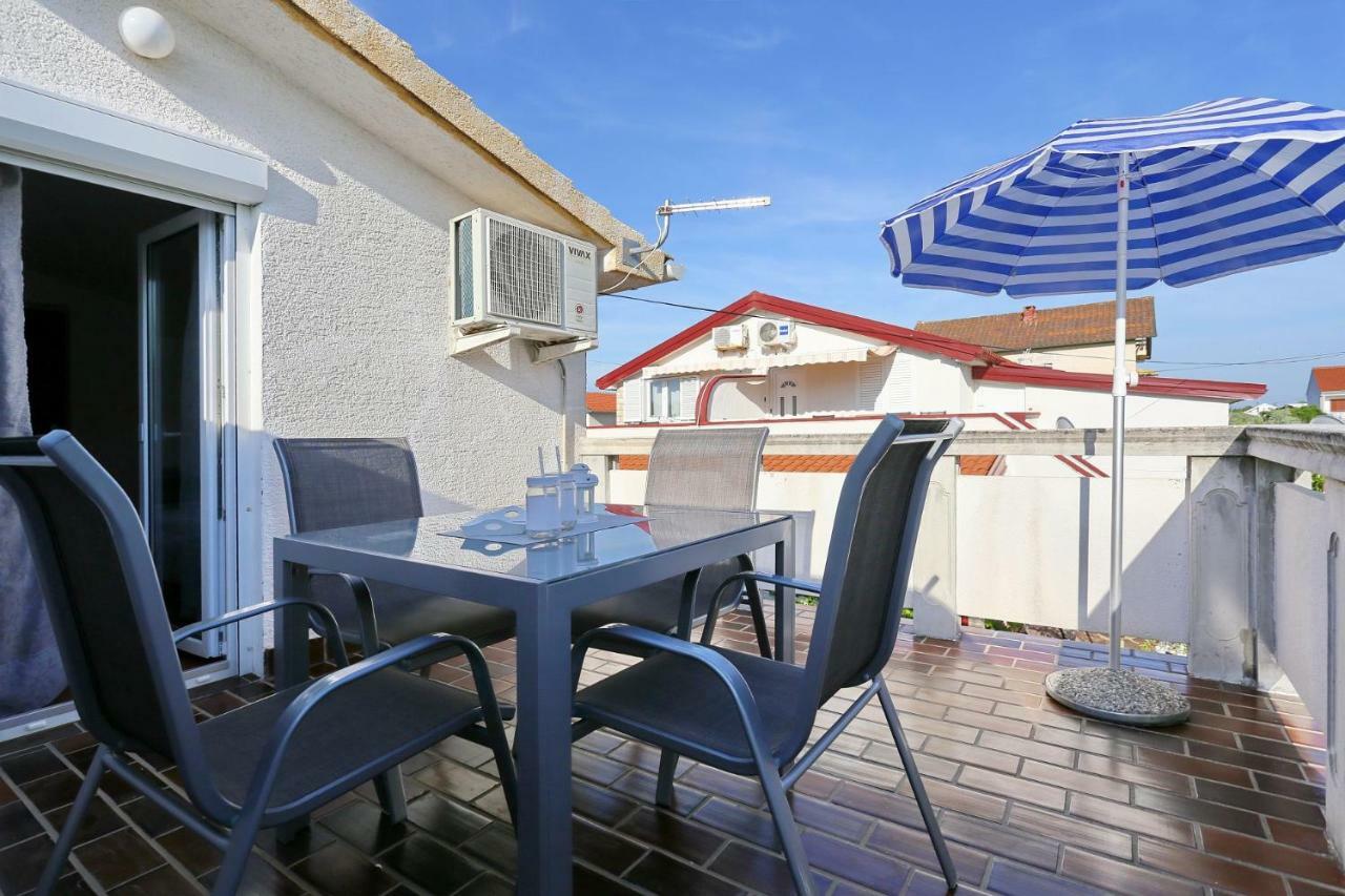 Apartments Golub Nin Esterno foto