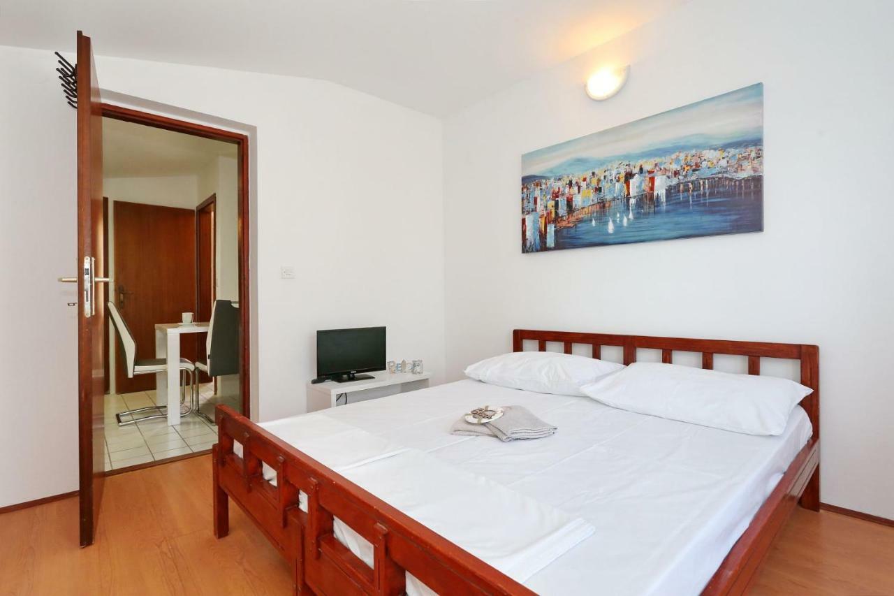 Apartments Golub Nin Esterno foto