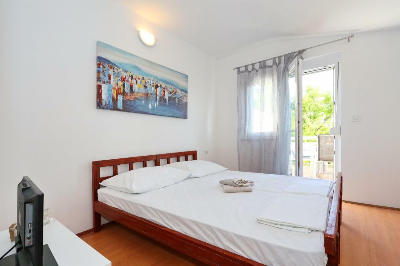 Apartments Golub Nin Esterno foto